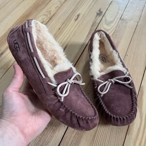 UGG Dakota Moccasin Slippers Dark Mauve Purple Suede Shearling Size 7 5612 EUC